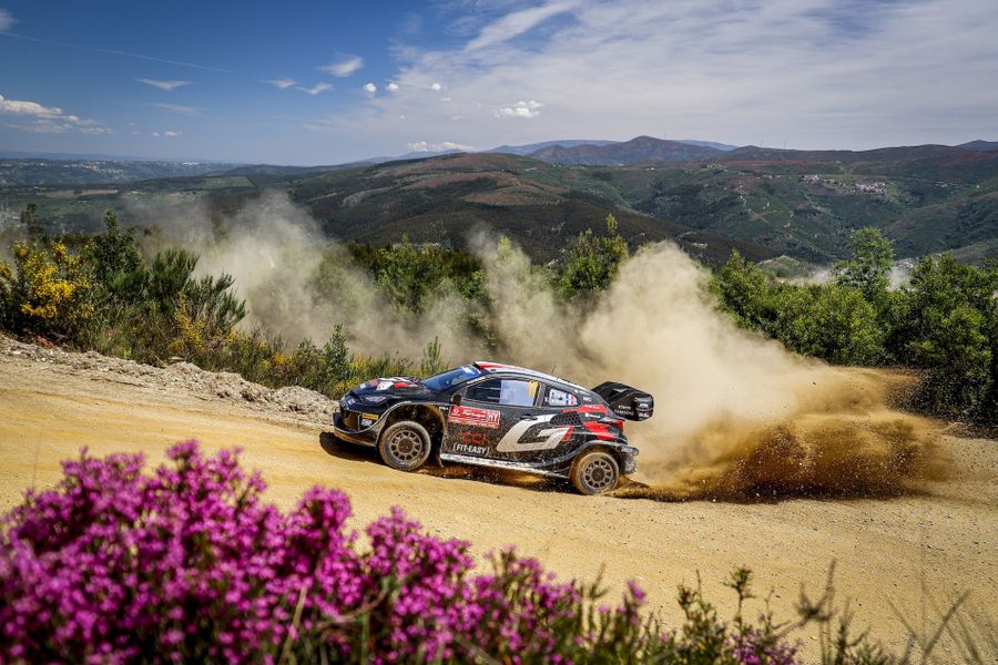 Chaotic Saturday puts Ogier in line for record sixth Rally Portugal win