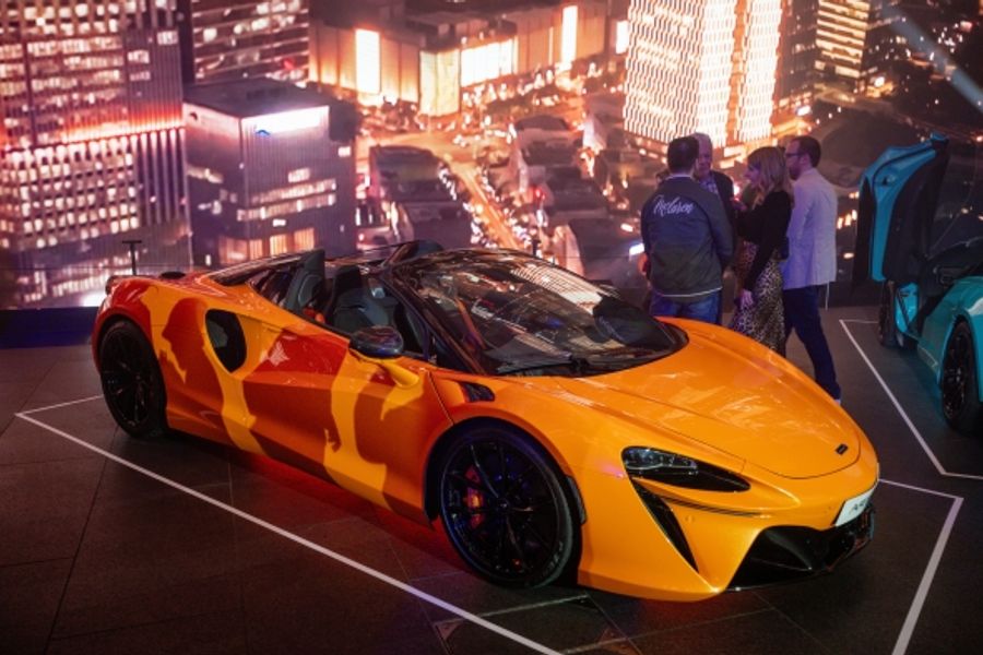 New McLaren Artura Spider debuts in UK at star-studded London event