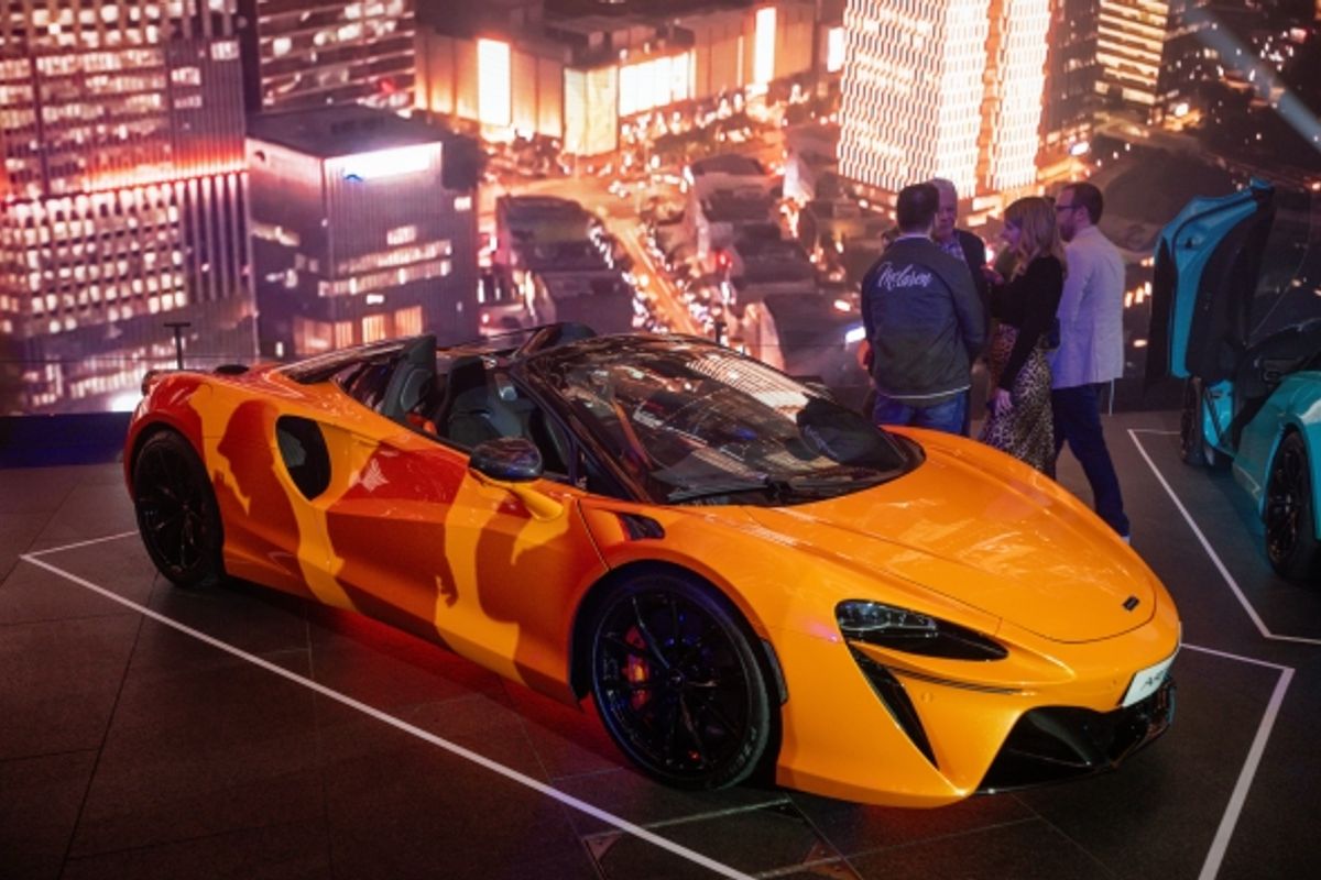 New McLaren Artura Spider debuts in UK at star-studded London event