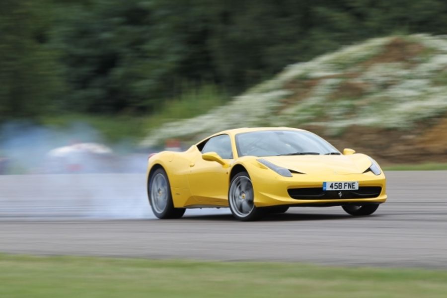 Ferrari North Europe & Iconic Auctioneers raise over £32,000 for charity