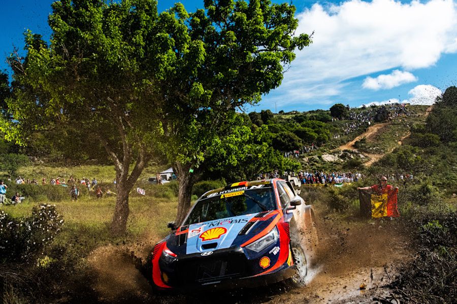 Title fight heats up as new format debuts on Rally Italia Sardegna
