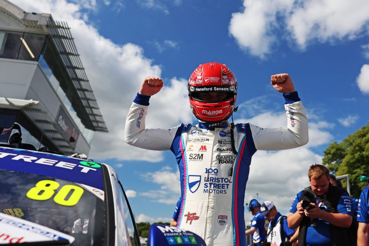 Ingram holds off BTCC title rival Sutton in the Oulton Park opener
