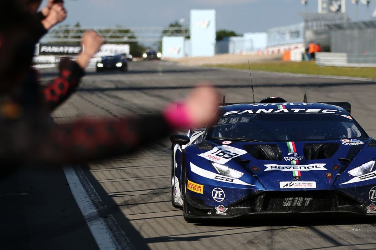 Lamborghini Grasser ignites Endurance Cup challenge with Nürburgring victory