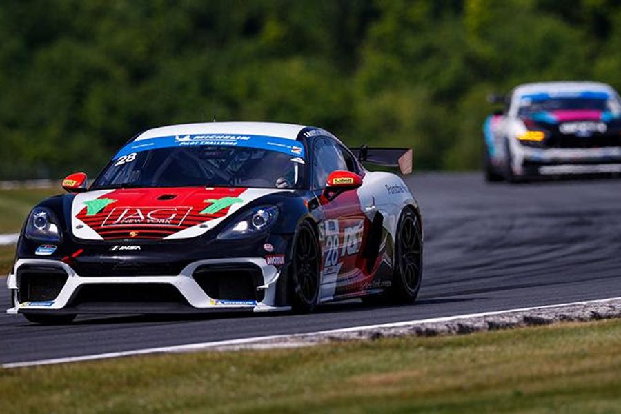 No. 5 Alfa Romeo locks down fourth straight Road America TCR win