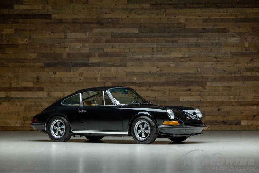 Selection of pristine Porsches  @ Worldwide Auctioneers Auburn auction