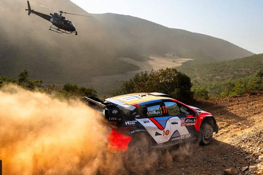 Neuville on course for WRC Acropolis WRC glory