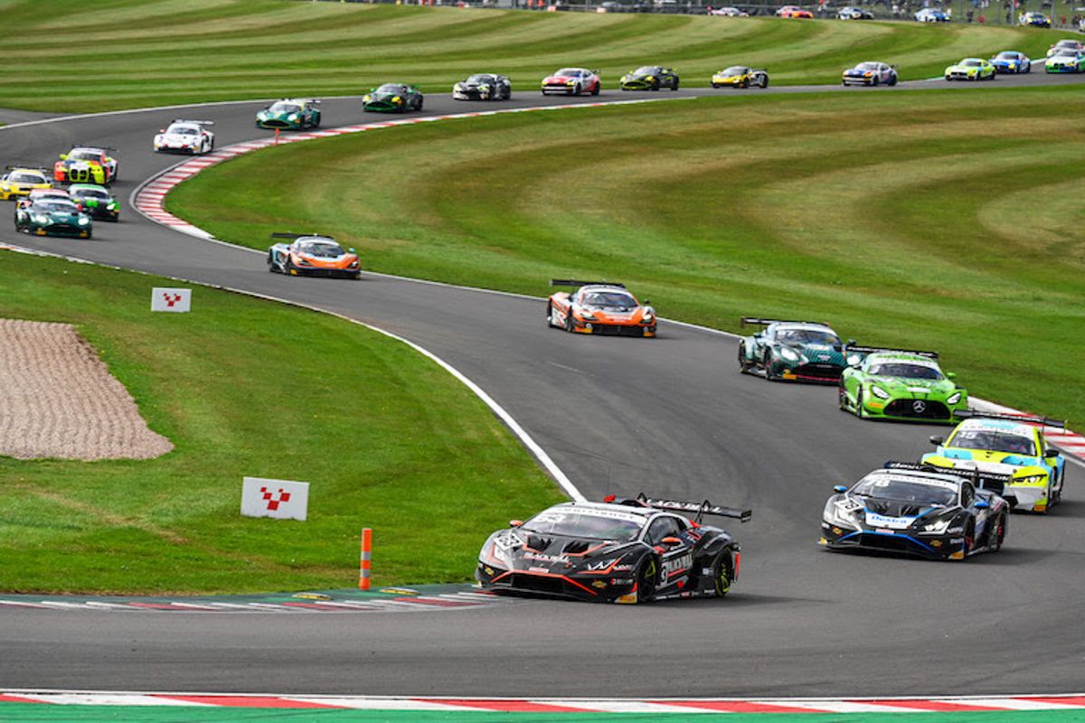Collards,Ramyead & Robertson celebrate second GT wins of the season @ Donington