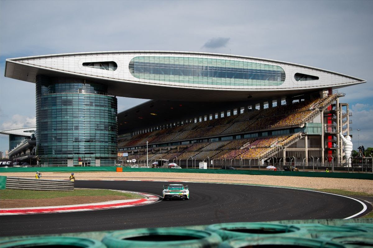  Porsche completes GT World Challenge Asia campaign with 1-2-3 in standings