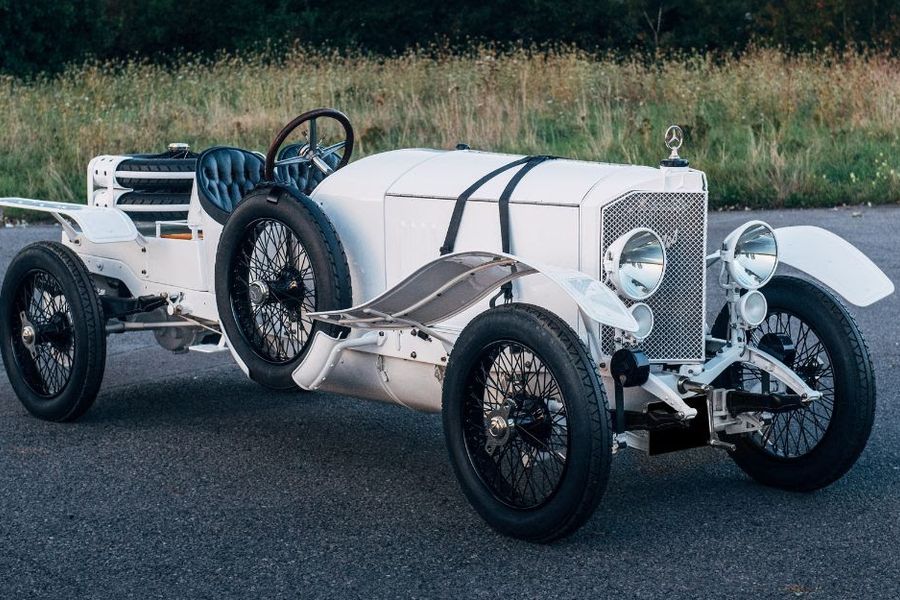 Aguttes focus on the Mercedes-Benz Collection