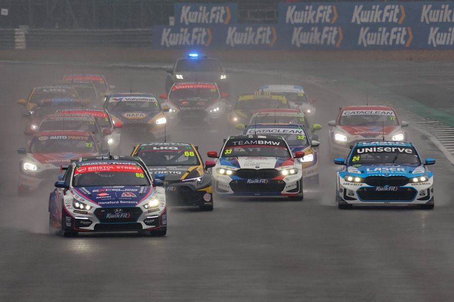 Ingram holds off Hill as BTCC title battle intensifies