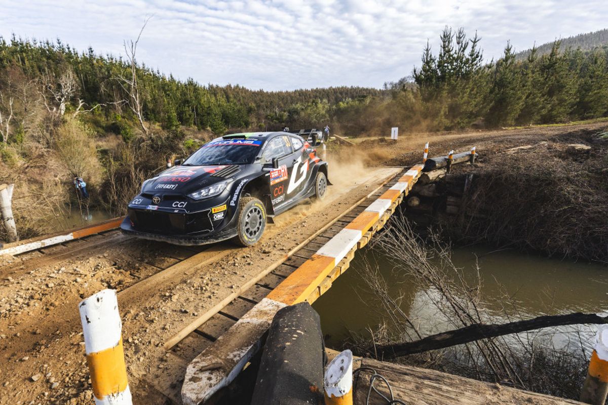Evans holds slender WRC Chile lead over Tänak on Friday