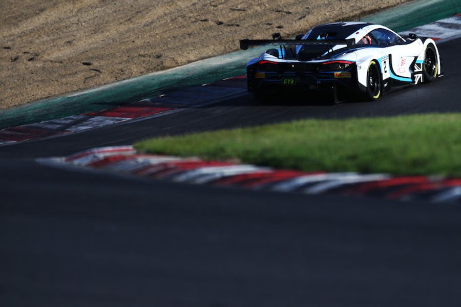 RJN rolls back the years to claim Battle of Brands British GT pole