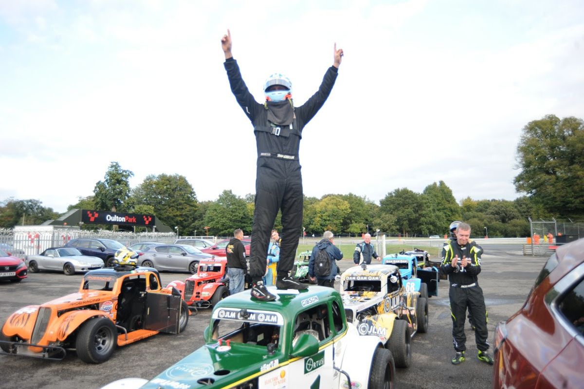 Gibson Retains Legends Cars Championship Crown