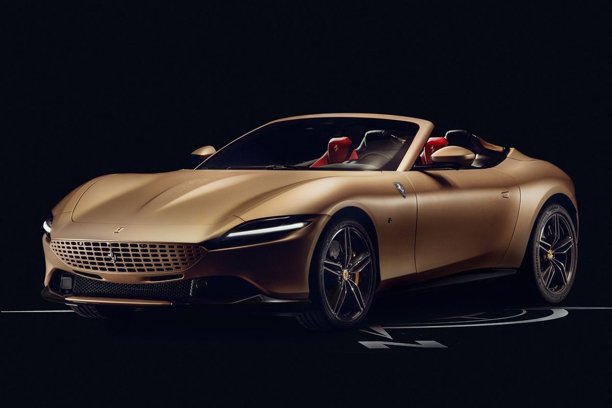  Ferrari presents a unique version of the Roma Spider
