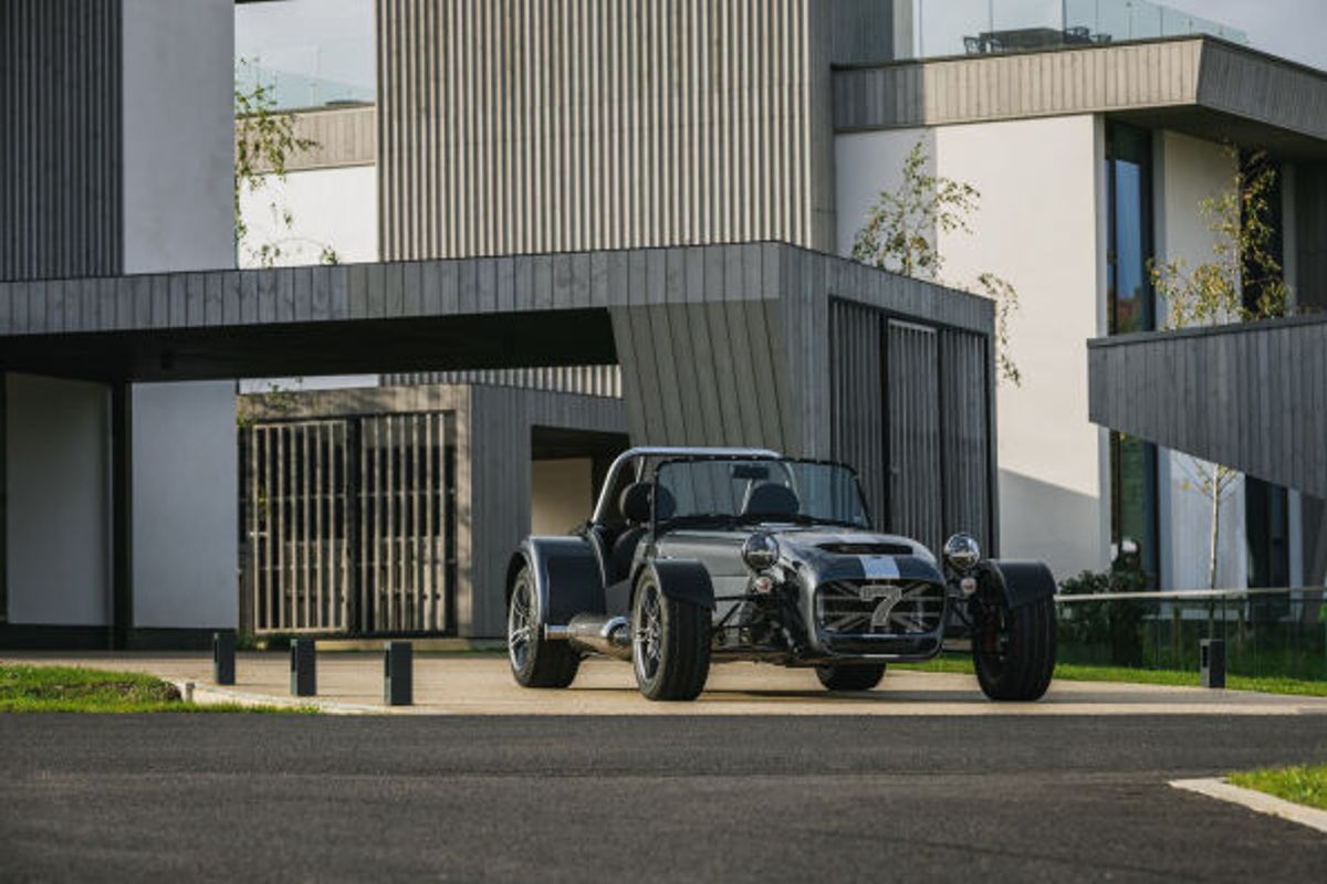 Caterham unveils limited-edition Seven CSR Twenty