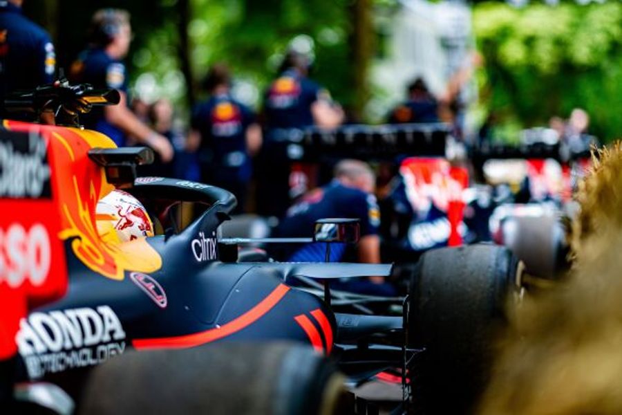 Tune into ITV4 this Christmas to catch Goodwood’s event highlights