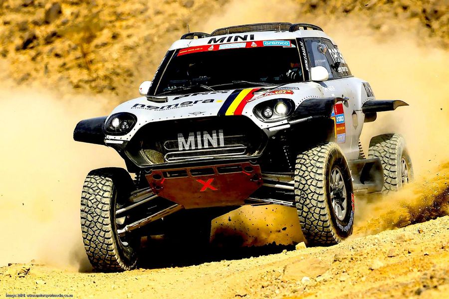 Mini beats Toyota in dramatic Dakar opener