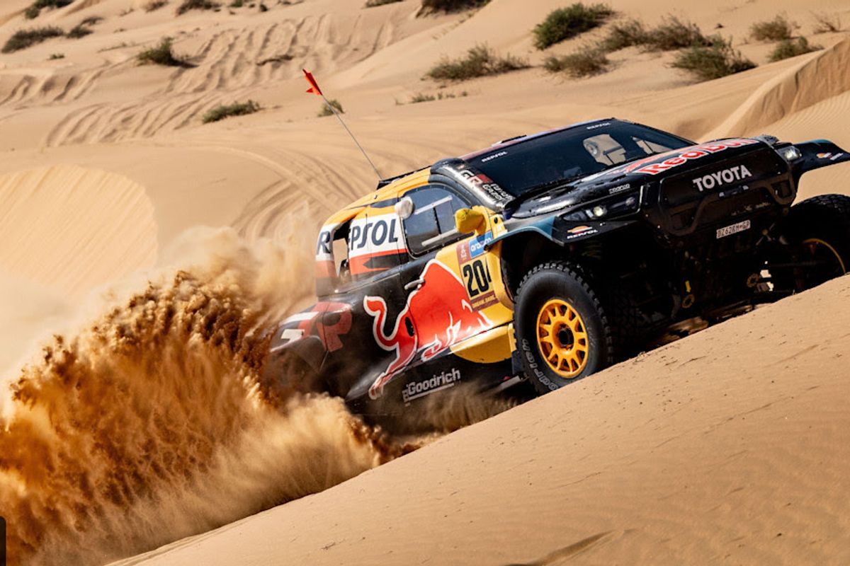 Lategan  back on top of the Dakar on Day 13 in the Empty Quarter Desert