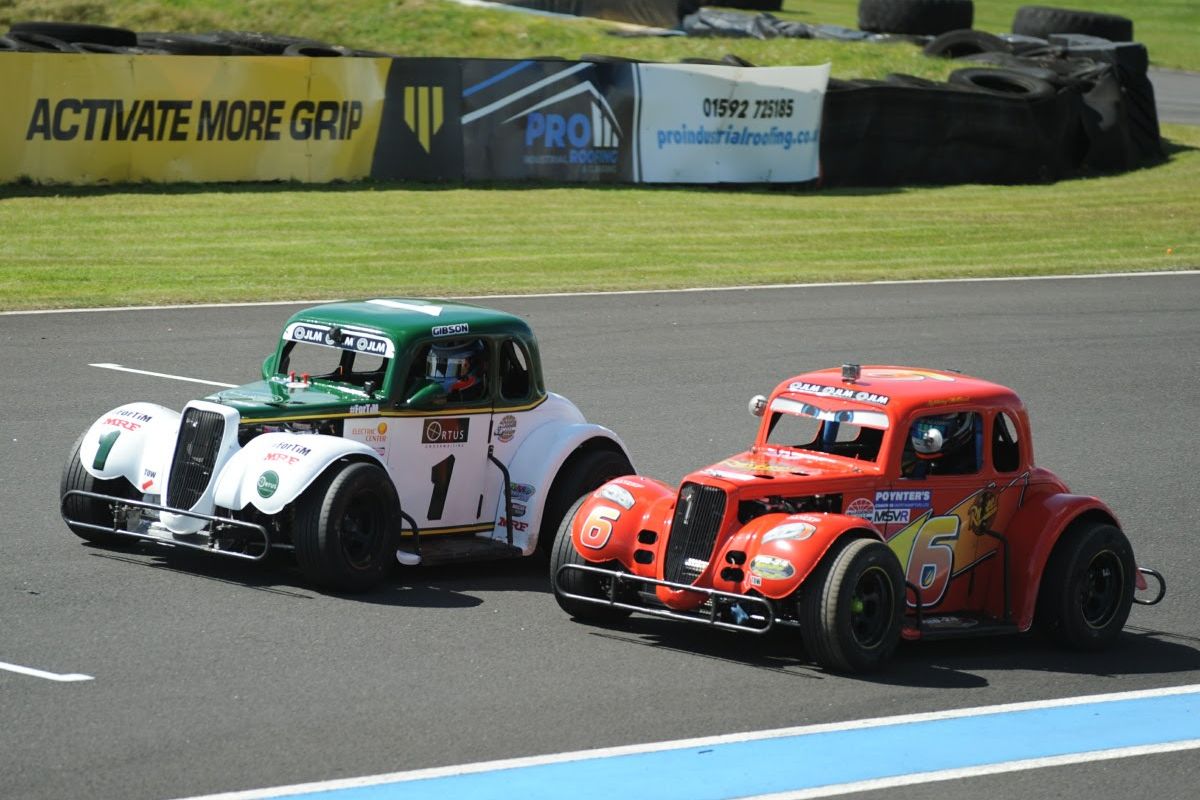 Champions Gibson & Parker reurn for Legends Cars 2025 campaign