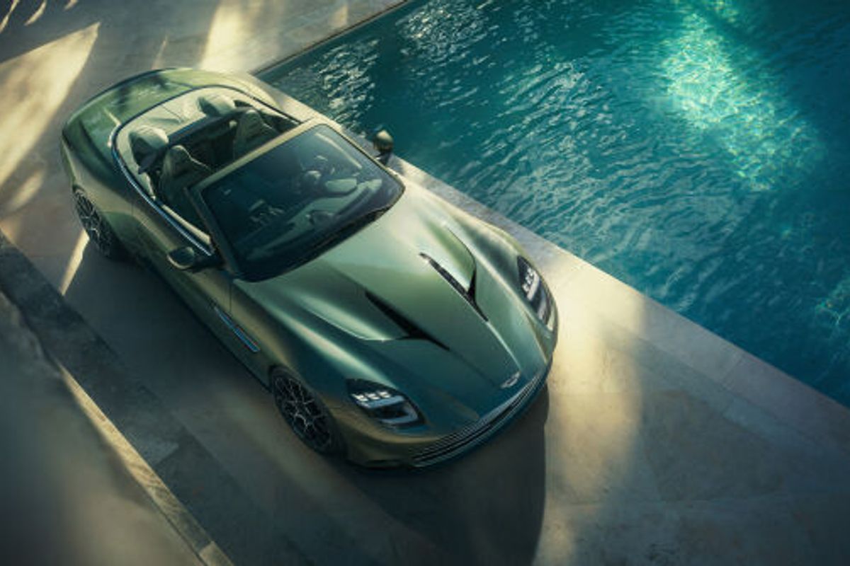 Aston Martin launches the Aston Martin Vanquish Volante