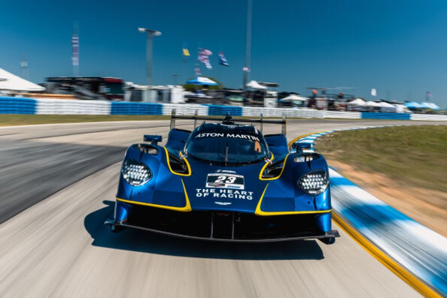 Aston Martin Valkyrie set for street-fighting sprint debut