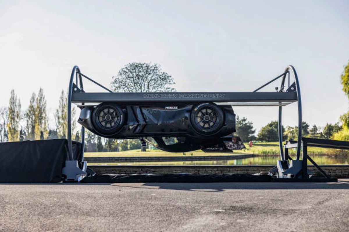 McMurtry Spéirling hypercar drives upside down from stationary, video