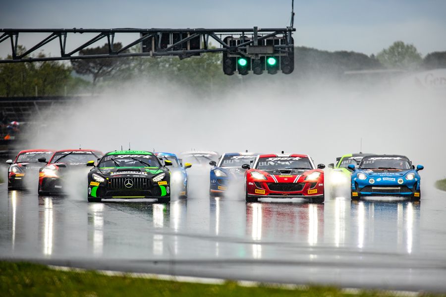 Simon and Huteau brave the rain for a superb victory at Nogaro French GT
