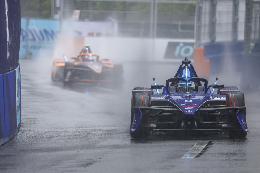 Stoffel Vandoorne wins Tokyo E-Prix  Race 1 for Maserati