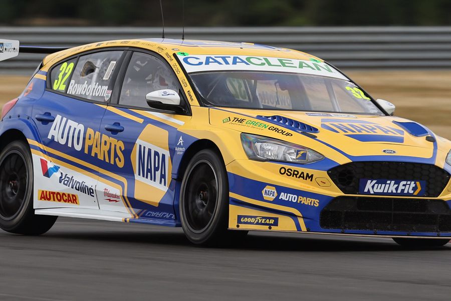 Rowbottom claims first BTCC win of the season in race two @ Snetterton