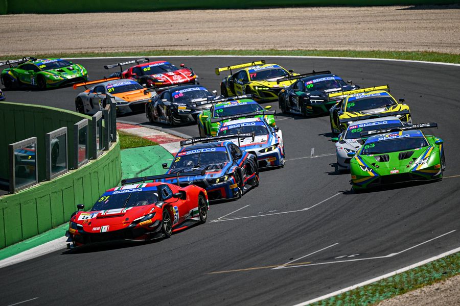 Pole and victory for Lorenzo Ferrari in the Italian Gran Turismo sprint 