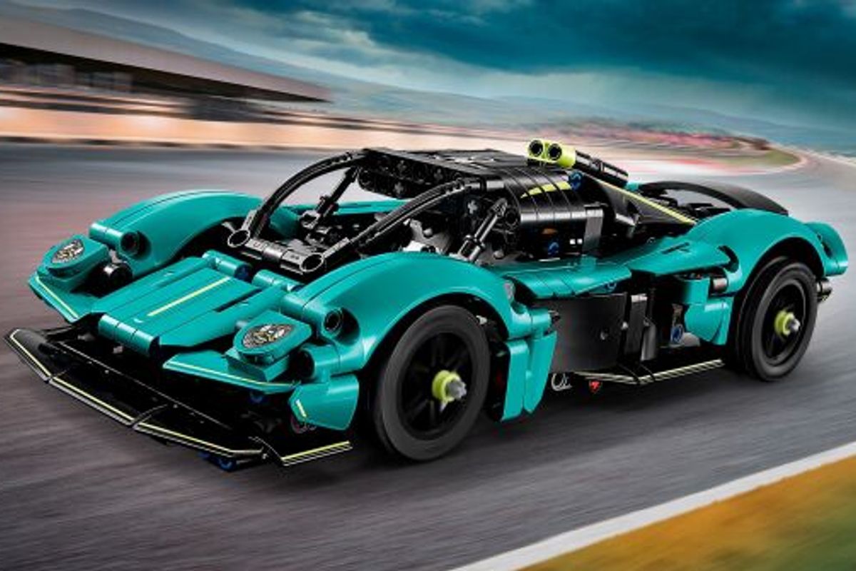 LEGO Group & Aston Martin release The LEGO® Technic™ Aston Martin Valkyrie