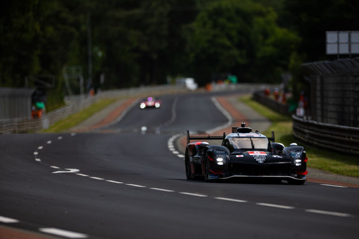 Toyota tops Le Mans test day