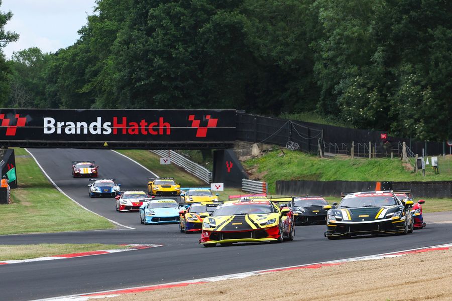 Ferrari Challenge UK  Perfect weekend for Yates; Hunter and Dewhirst share spoils