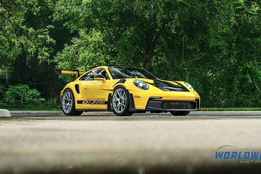 Track-Ready Titan: Porsche 911 GT3 RS  at Worldwide Auctioneers 