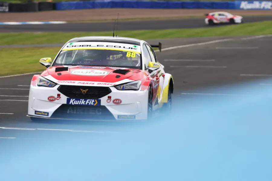 Ingram tops the times as BTCC hits the track for Knockhill FP1