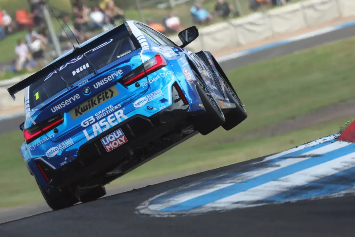 Jake Hill doubles up with second victory in Knockhill BTCC