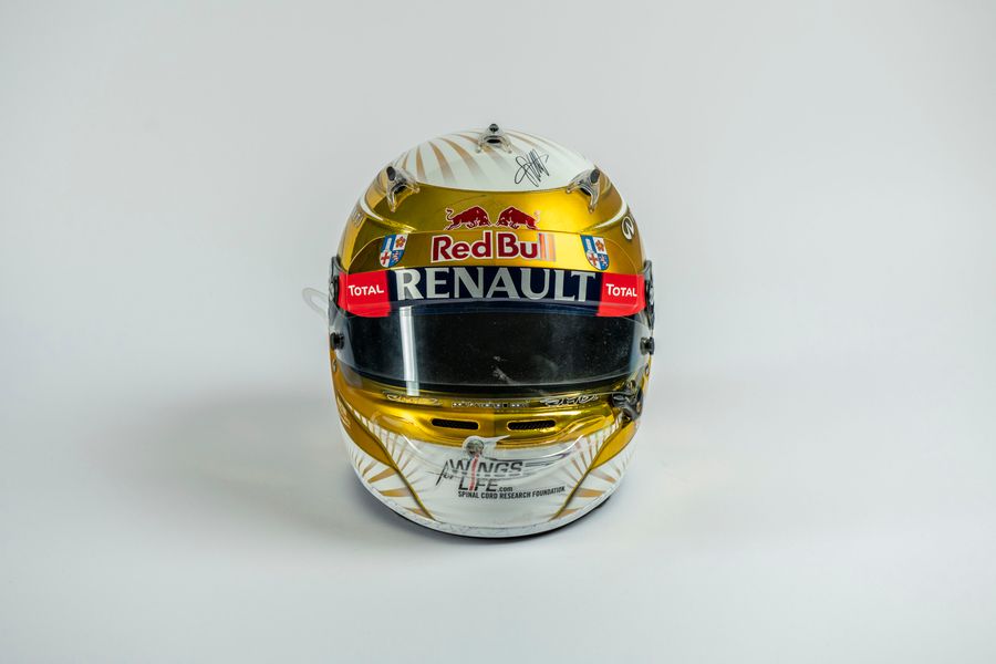 Broad Arrow: The Fall Memorabilia Online Auction