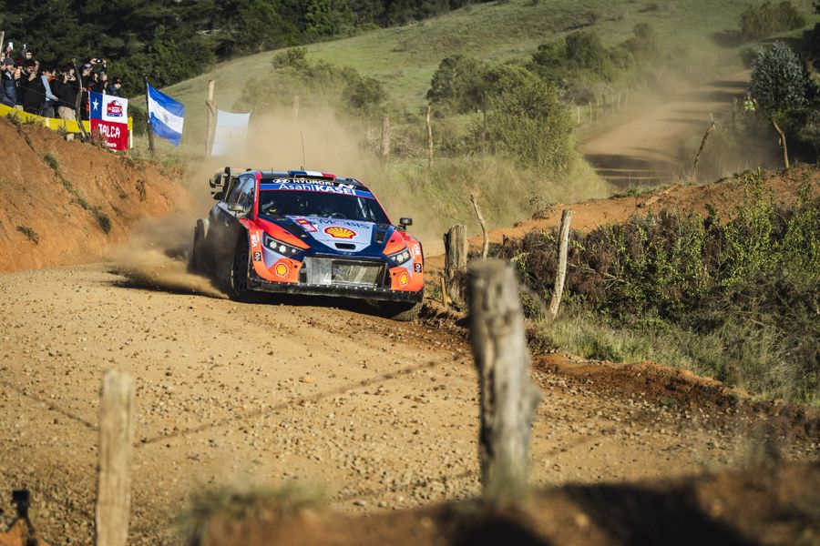 Adrien Fourmaux takes surprise Friday lead on Rally Chile Bio Bío
