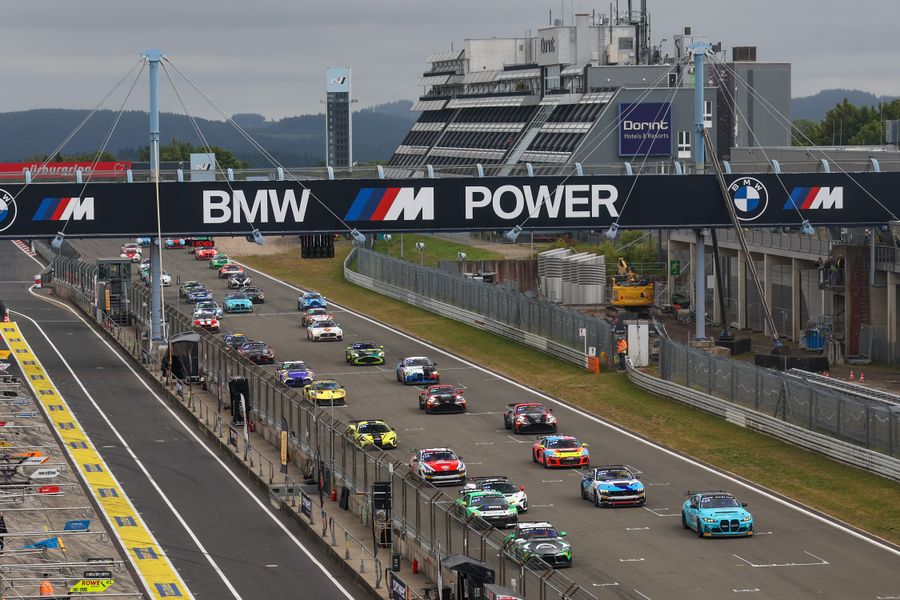 BMW edging towards GT4 title as season enters final phase