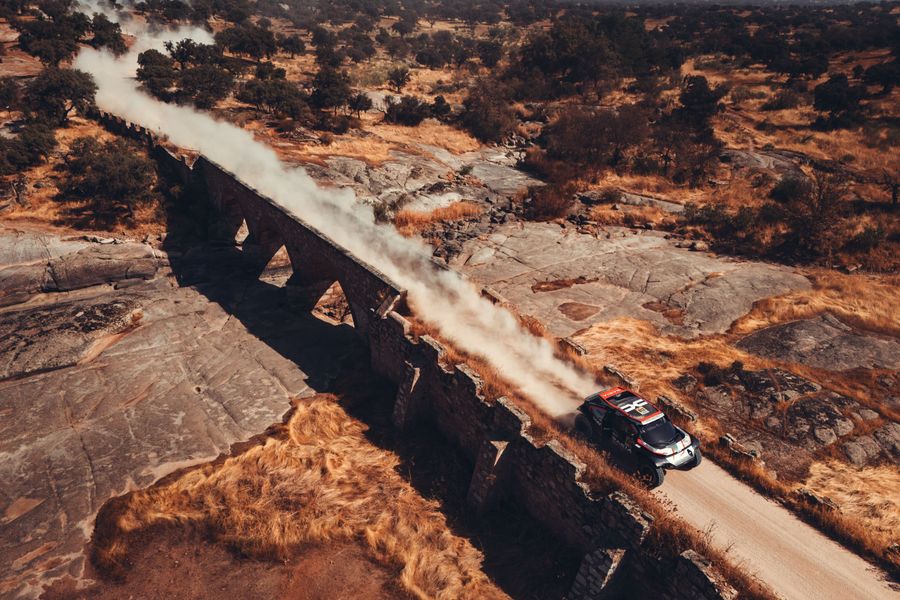 Loeb & Boulanger take third for Dacia Sandriders in Rally-Raid Portugal