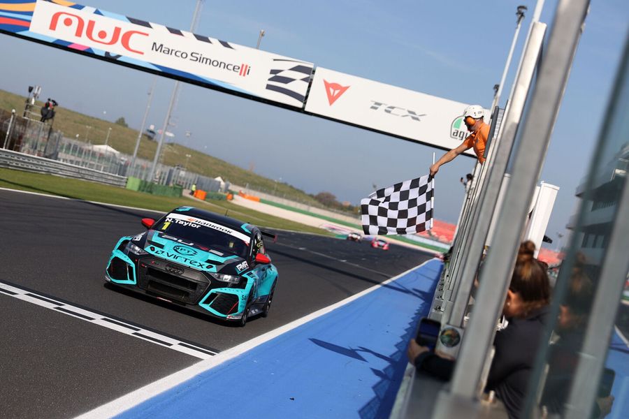 Audi customer teams win 17 titles in one weekend