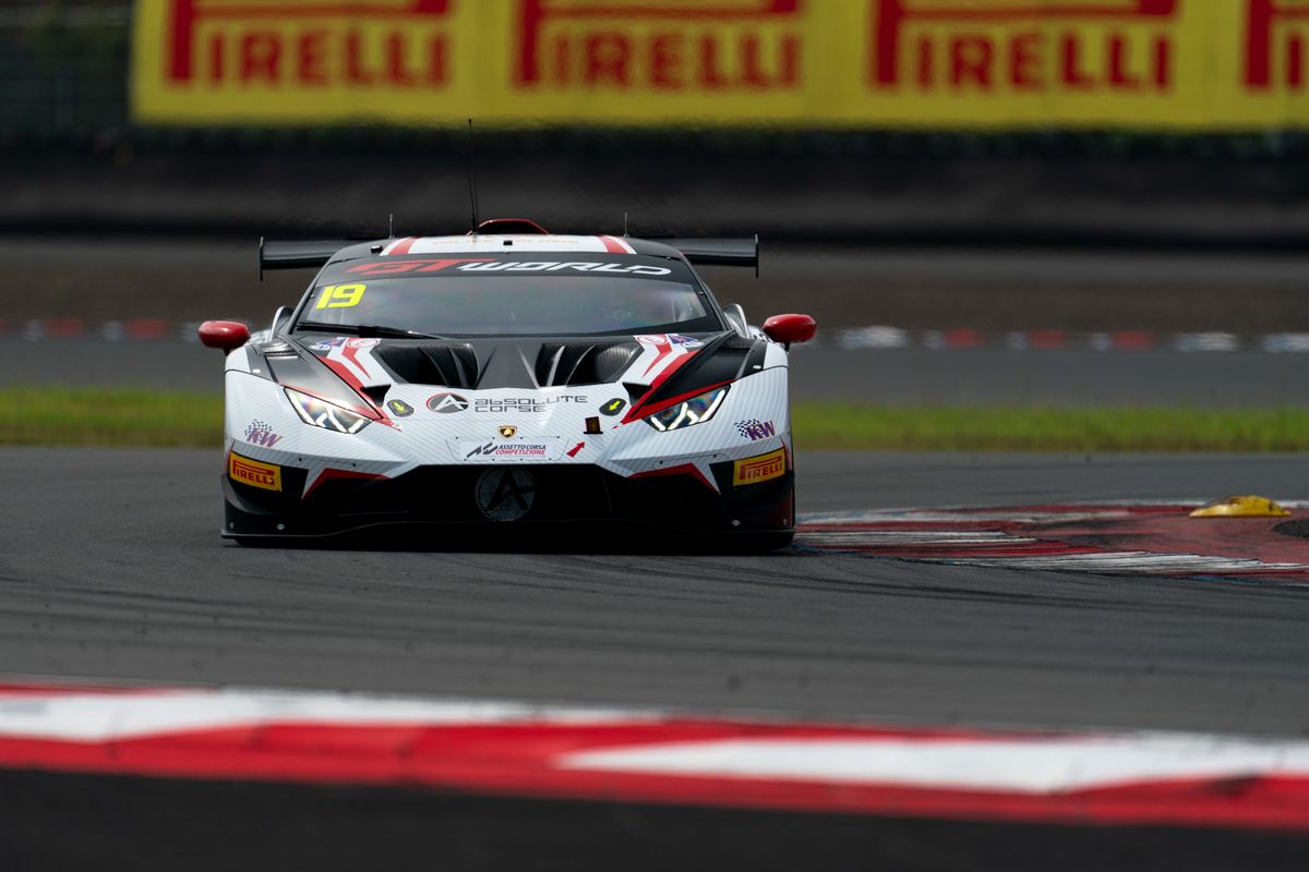 Absolute Corse Makes Macau Debut with Two Huracán GT3 EVO2s