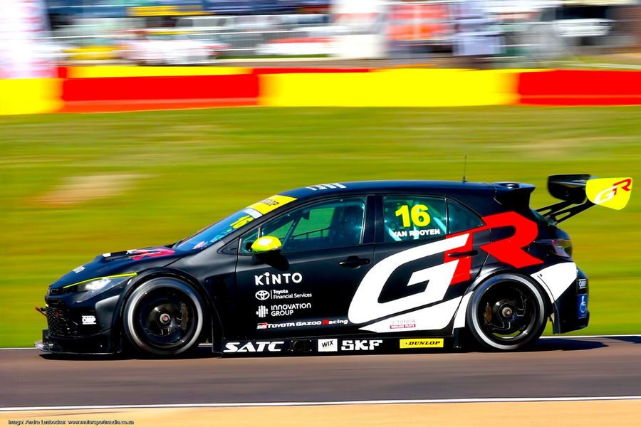 Veteran Michael Van Rooyen clinches SA Touring Car championship