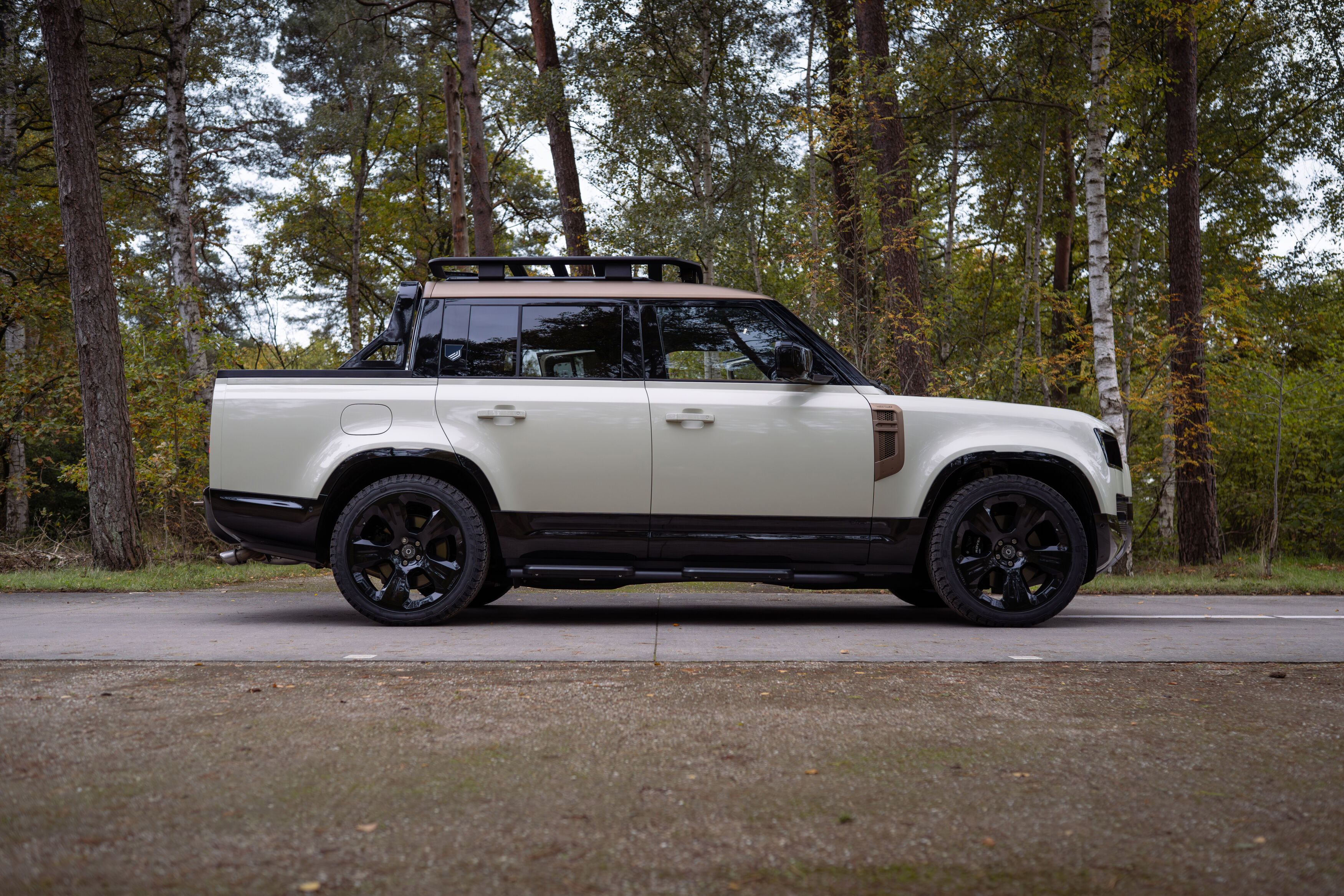 The Defender Redefined: The world’s first new Defender Pickup | Modus ...