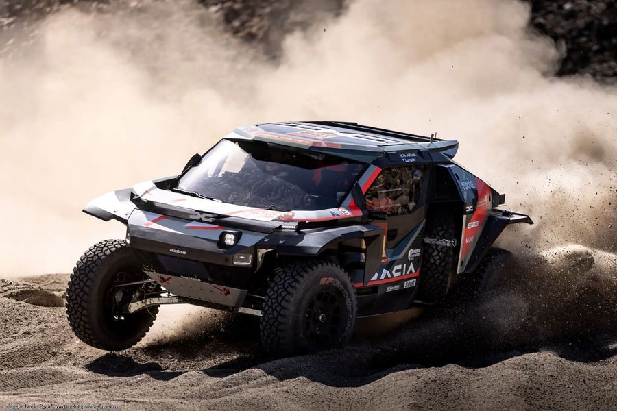 Al Attiyah out foxes Toyota and Ford to lead Dakar after Week 1