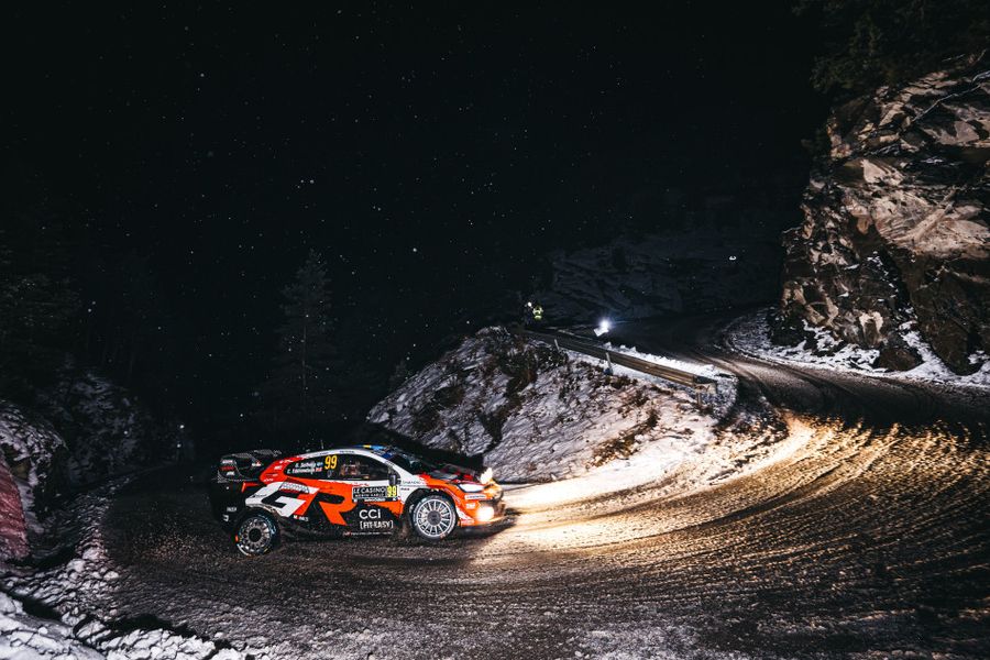 Solberg survives Monte-Carlo chaos to lead after dramatic opening leg