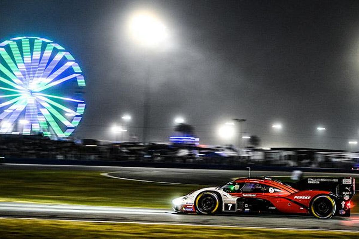 Fog rolls into the darkness halfway through 64th Rolex 24 At Daytona