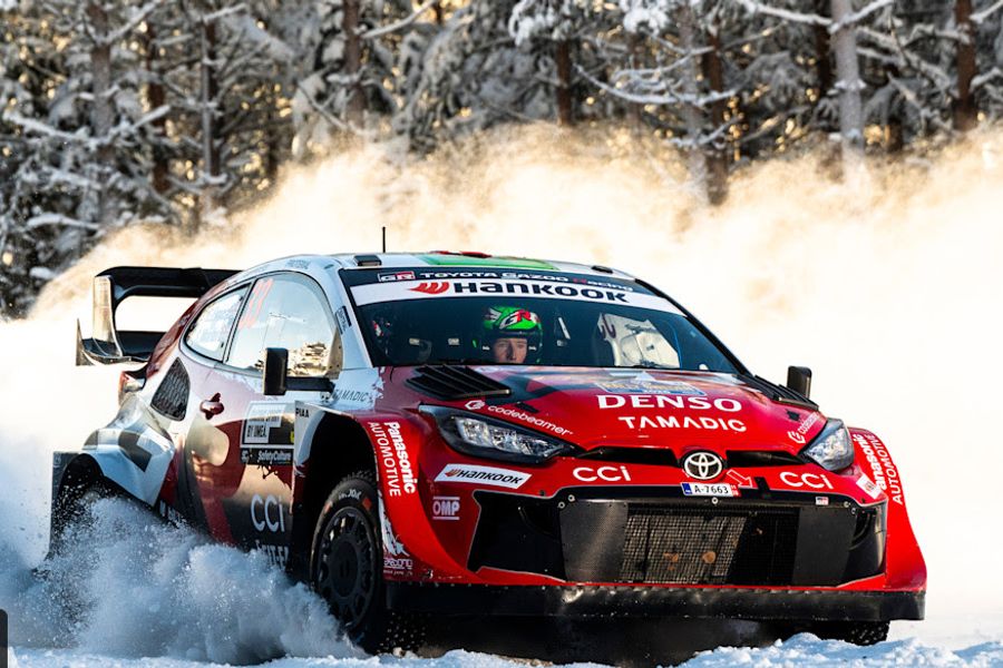 Evans takes charge as Rally Sweden battle intensifies
