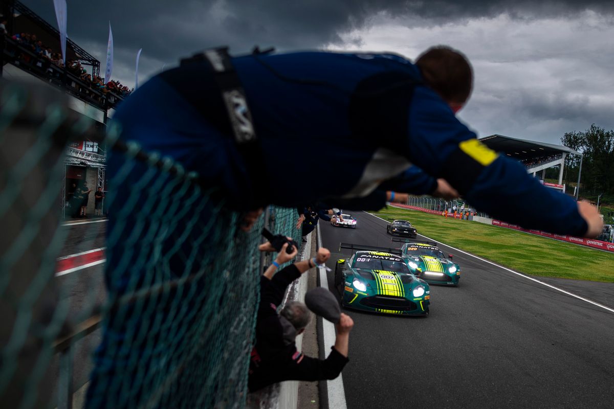 Seven Aston Martin Vantages contest GT World Challenge Europe opener 