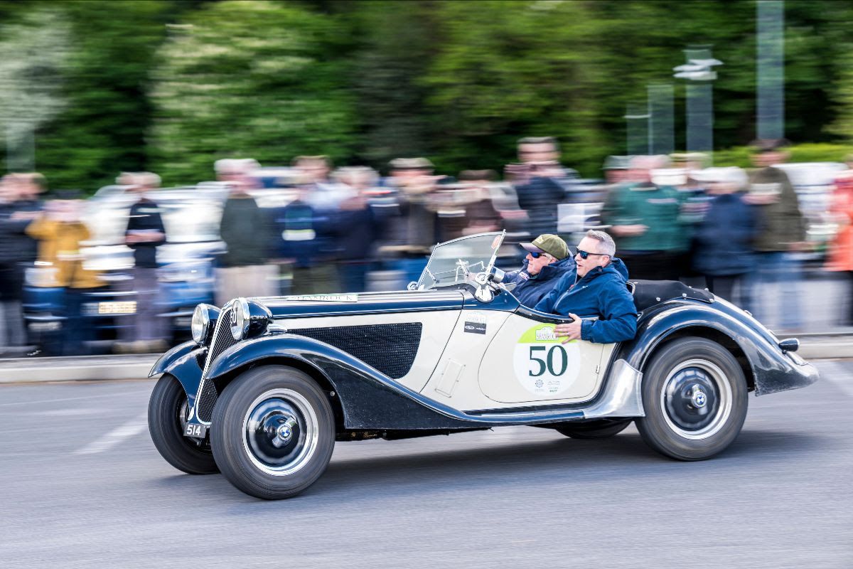 Rally the Globe: Vintage Shamrock victors in seventh heaven
